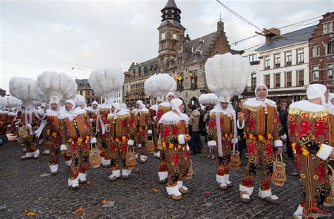 gilles de binche|Belgiums Binche carnival kicks off with flying oranges 